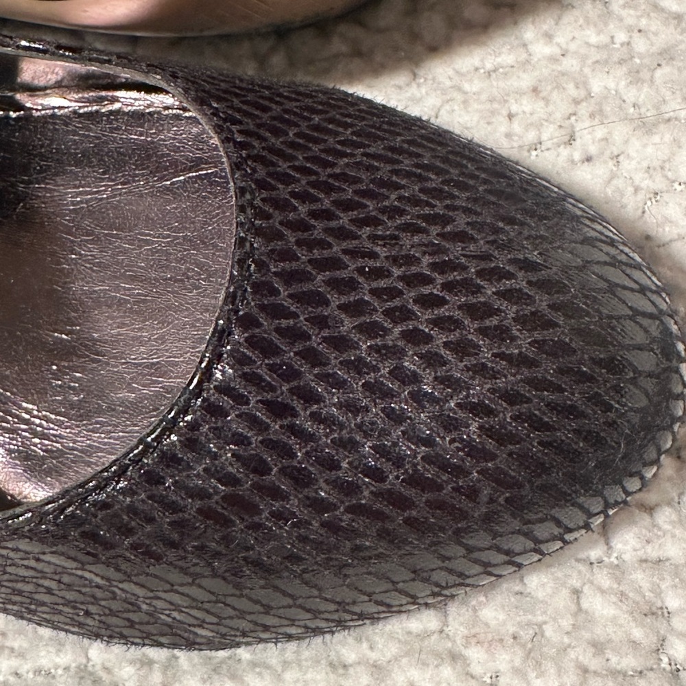 Steve Madden - Black heels with Snakeskin Texture